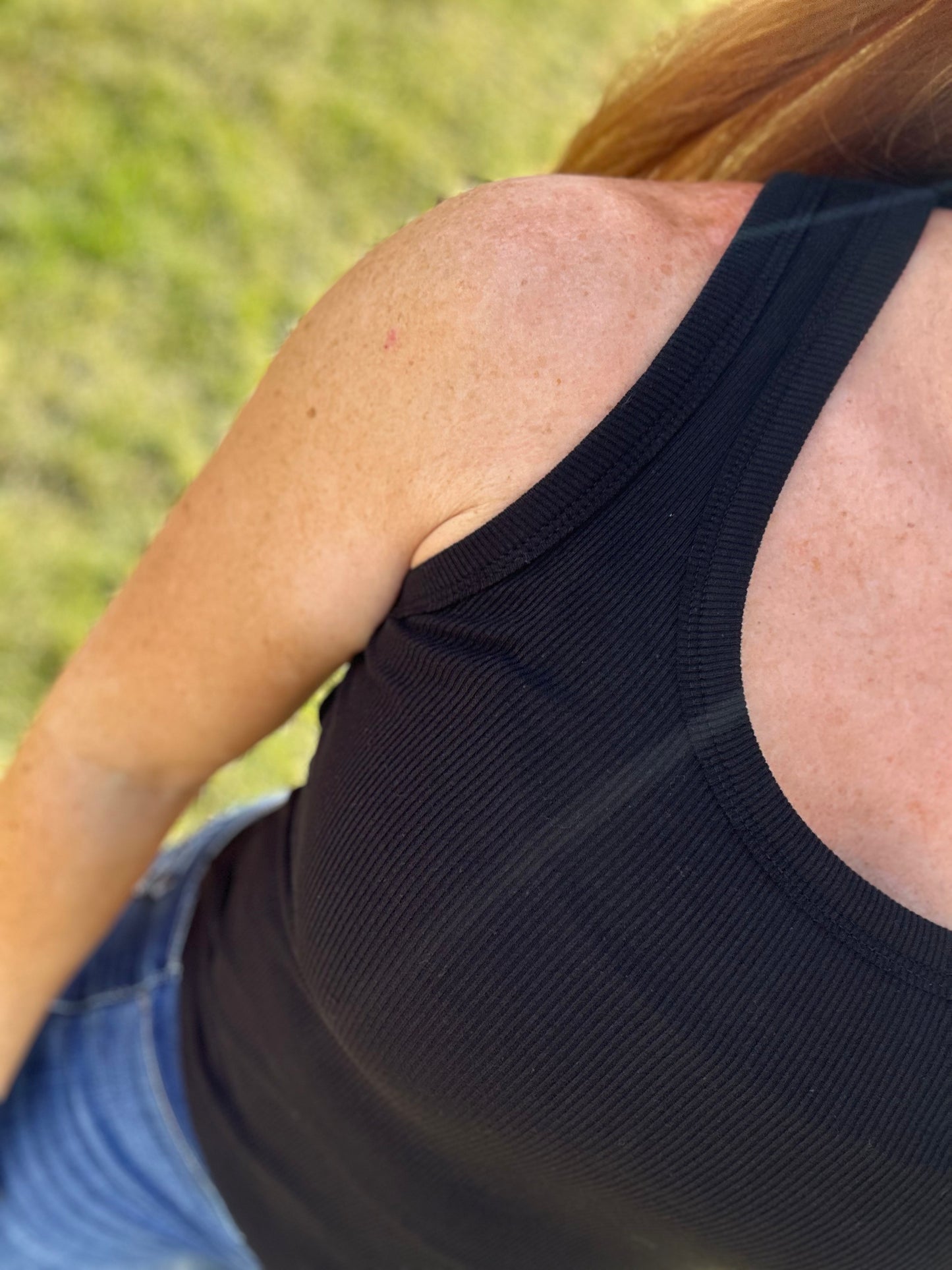 Ribbed Scoop Neck Tank - Black