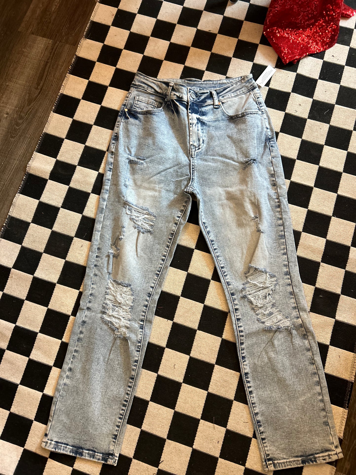 Distressed High Rise Skinny - Light