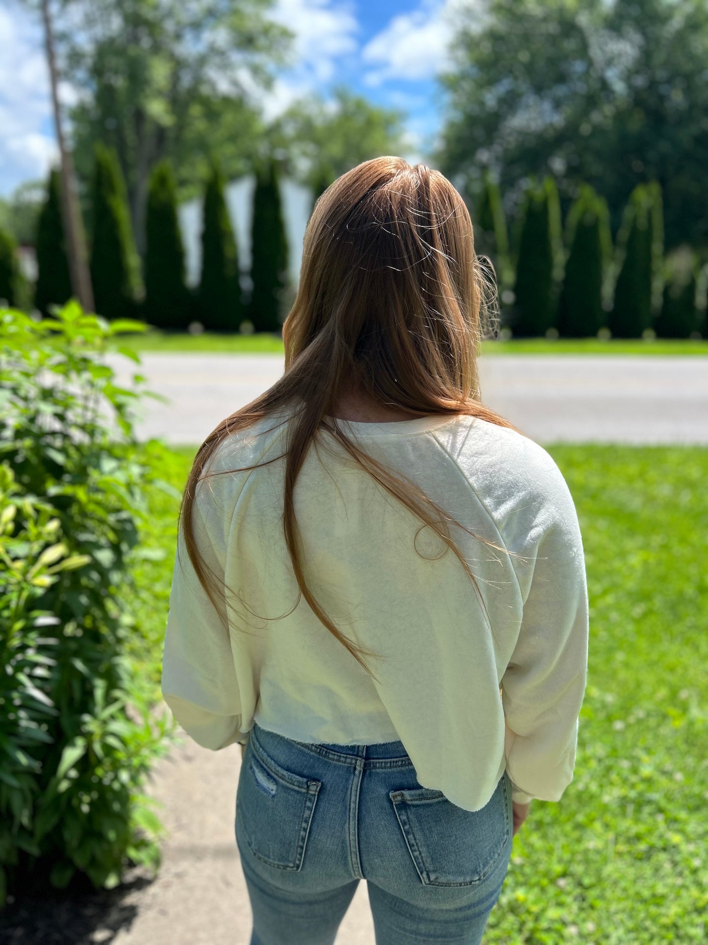 Laid Back Crop Sweatshirt - Cream