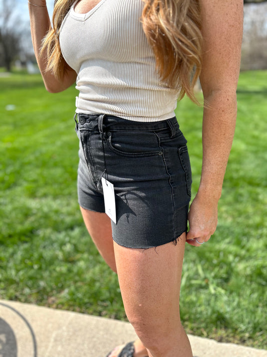 Finn Hidden Jeans High Rise Short